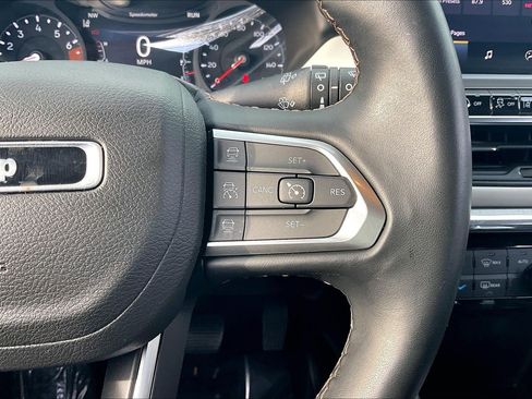 Used 2022 Jeep Compass Limited image 24