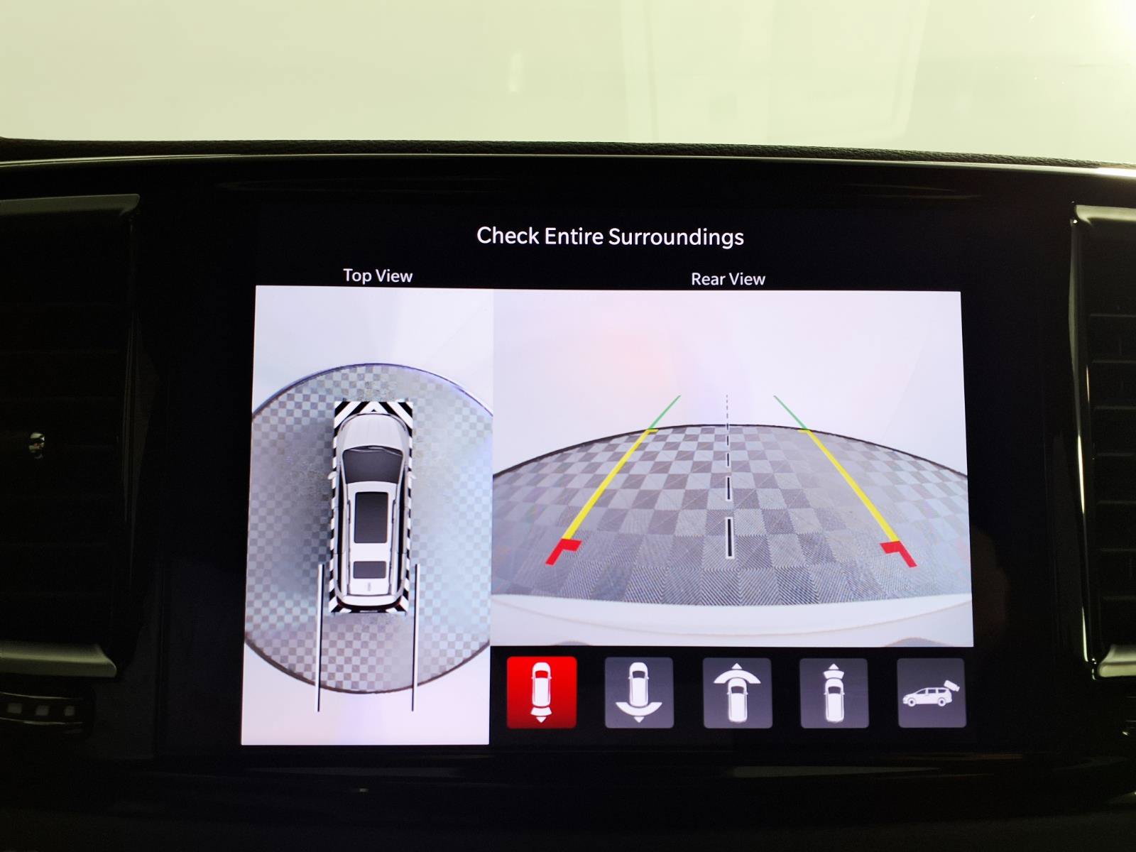 Used 2021 Chrysler Pacifica Limited w/ Premium & Safety Sphere Group FWD image 18