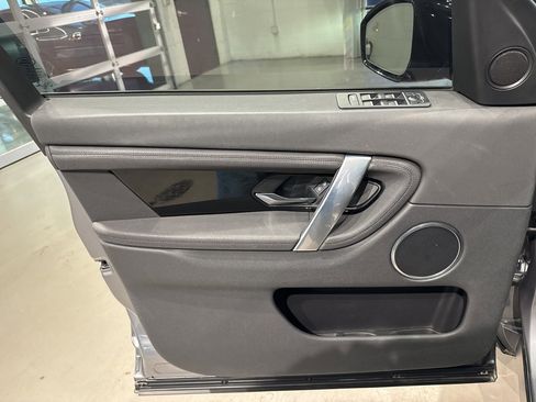 Used 2023 Land Rover Discovery Sport S image 12