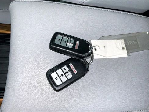 Used 2022 Honda CR-V Touring image 13