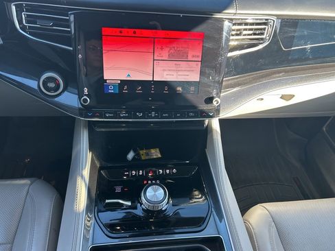 Used 2022 Jeep Wagoneer Series I image 31