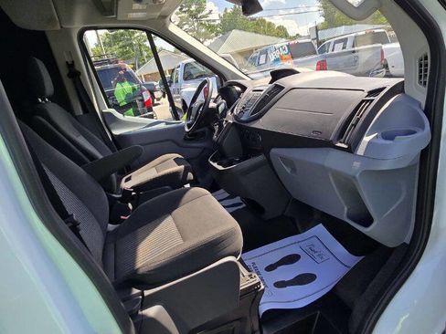 Used 2016 Ford Transit 150 XLT image 33