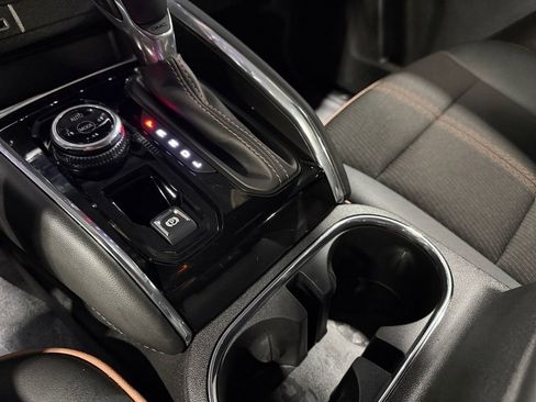 Used 2025 GMC Canyon AT4 AWD/4WD image 33