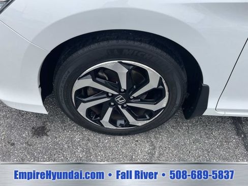 Used 2016 Honda Accord EX-L image 11