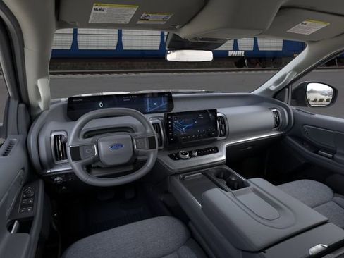 New 2026 Ford Expedition Active AWD/4WD image 2