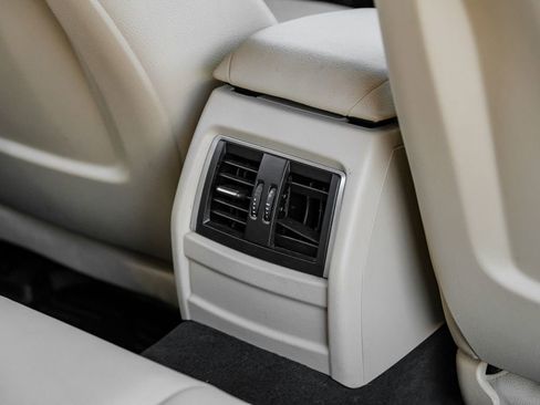 Used 2018 BMW 320i Sedan image 41