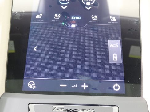 Used 2025 Porsche Taycan image 34
