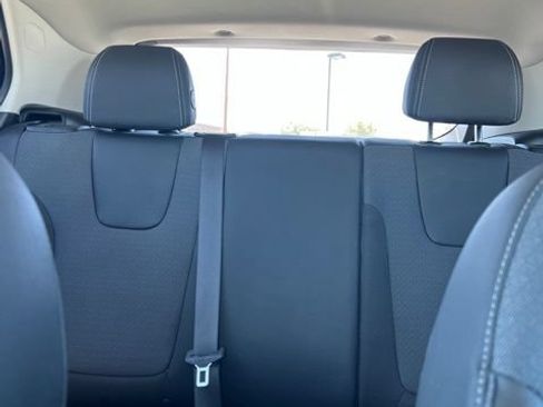 Used 2025 Buick Encore GX Preferred FWD image 22