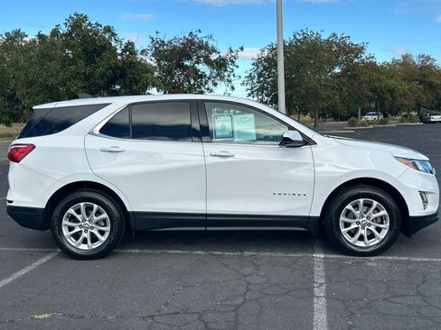 Used 2020 Chevrolet Equinox LT image 3