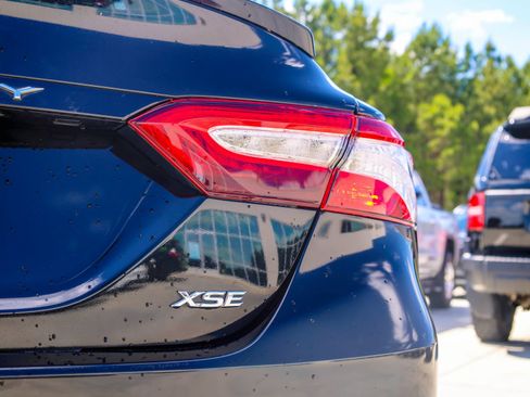 Used 2020 Toyota Camry XSE FWD image 6