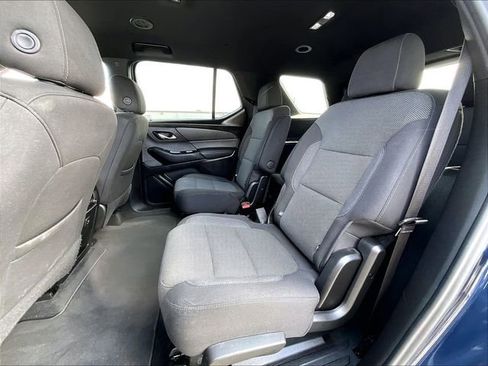 Used 2023 Chevrolet Traverse LT FWD image 15