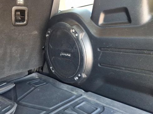 Used 2018 Jeep Wrangler Unlimited Sahara AWD/4WD image 18
