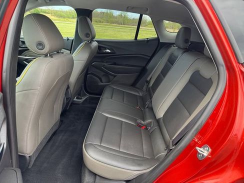 Used 2024 Chevrolet Trax ACTIV w/ Sunroof Package FWD image 16