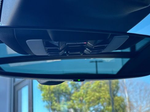 New 2026 Porsche Macan image 22