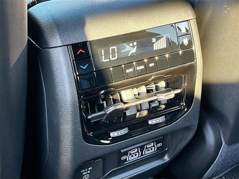 New 2025 Jeep Grand Cherokee L Altitude image 25