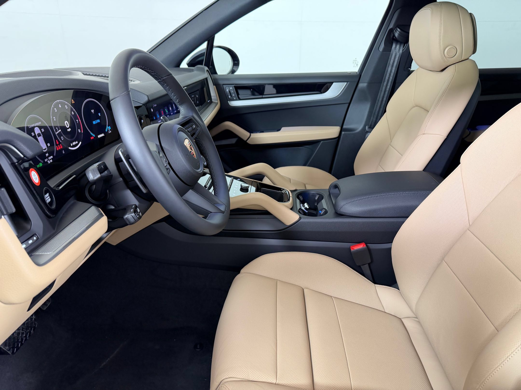 Used 2026 Porsche Cayenne AWD/4WD image 5