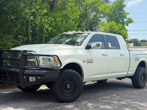 Used 2018 RAM 2500 Laramie w/ Convenience Group AWD/4WD image 1