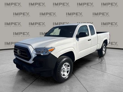 Used 2022 Toyota Tacoma SR image 1