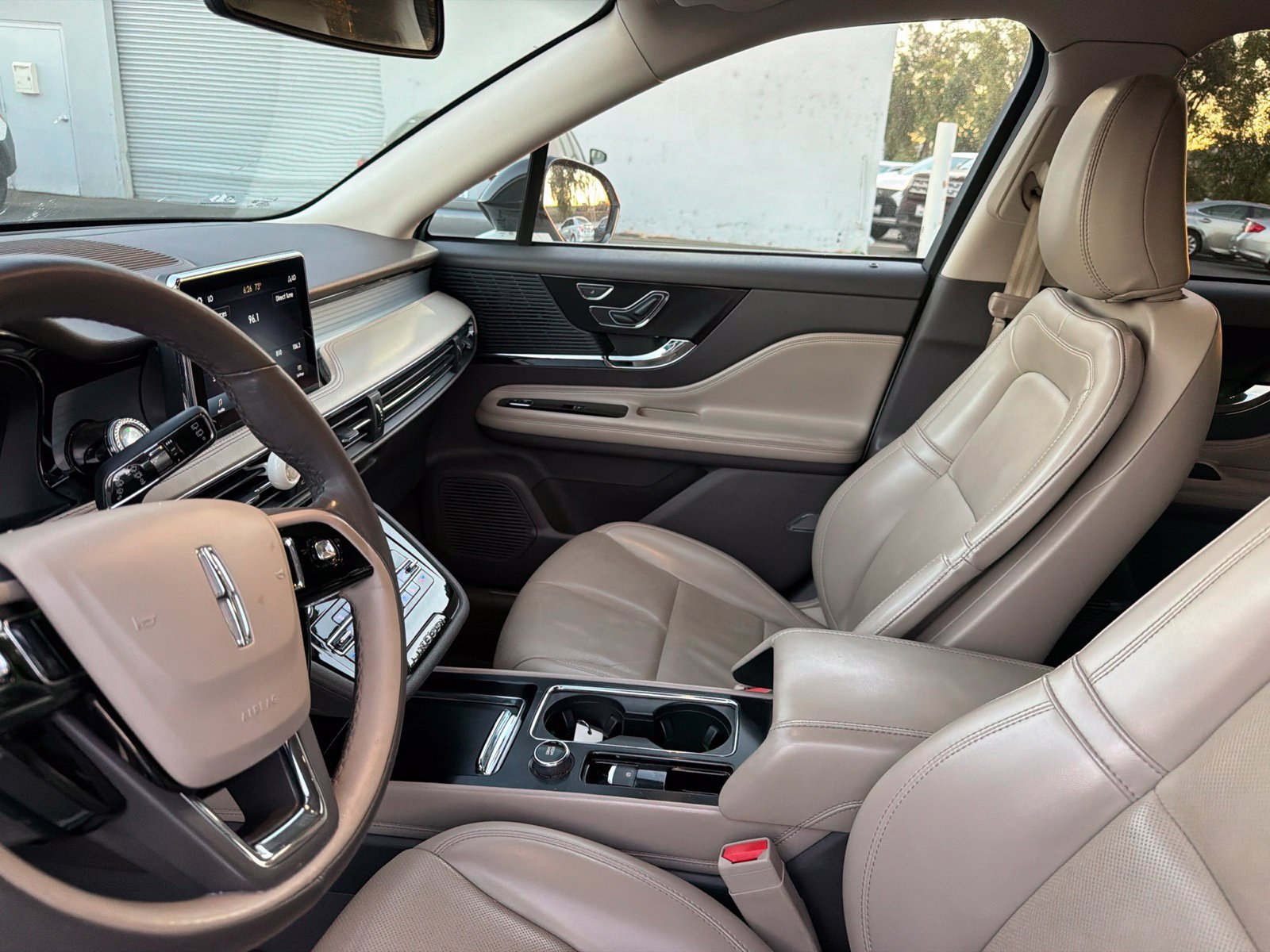 Used 2021 Lincoln Corsair FWD w/ Premium Package image 7