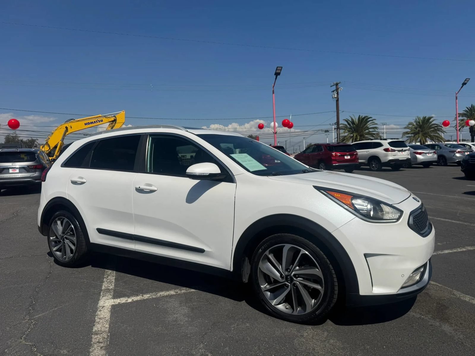 Used 2017 Kia Niro Touring w/ Advanced Technology Package FWD image 12
