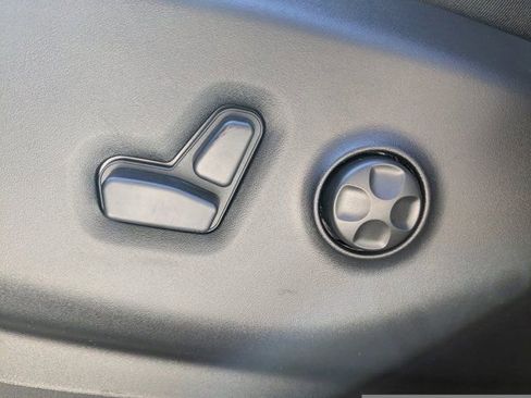 New 2026 Chrysler Pacifica Select FWD image 22