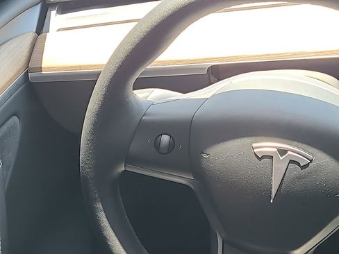 Used 2023 Tesla Model Y Long Range AWD/4WD image 26