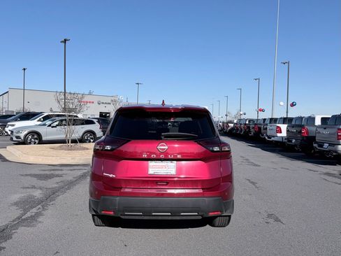 Used 2025 Nissan Rogue SV image 8