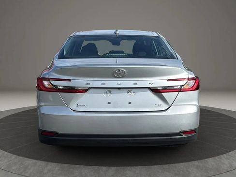 Used 2025 Toyota Camry LE FWD image 5