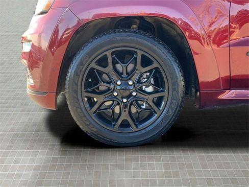 Certified 2021 Jeep Grand Cherokee Limited X image 48