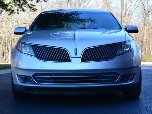 Used 2013 Lincoln MKS image 2