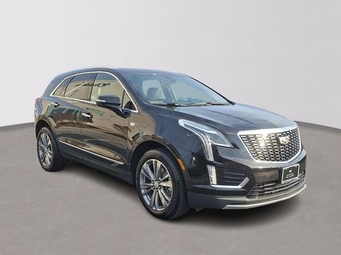 Certified 2025 Cadillac XT5 Premium Luxury w/ LPO, Floor Liner Package image 3