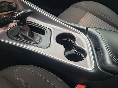Used 2022 Dodge Challenger SXT RWD image 26