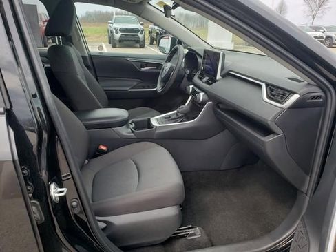 Used 2025 Toyota RAV4 XLE image 17