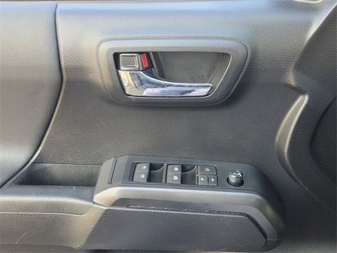 Used 2020 Toyota Tacoma TRD Sport image 26