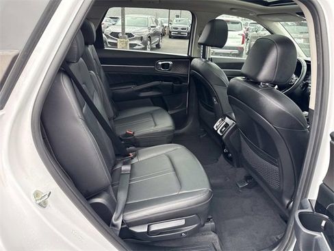 Used 2023 Kia Sorento SX image 11