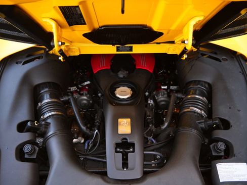 Used 2018 Ferrari 488 Spider RWD image 25