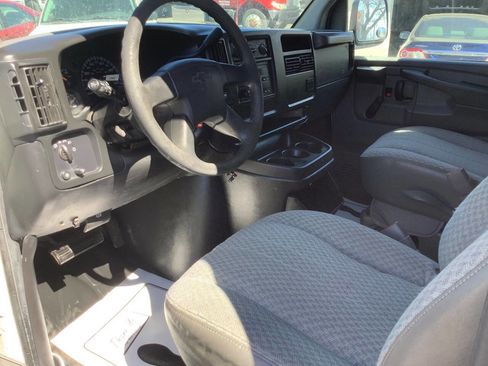 Used 2003 Chevrolet Express 1500 image 30