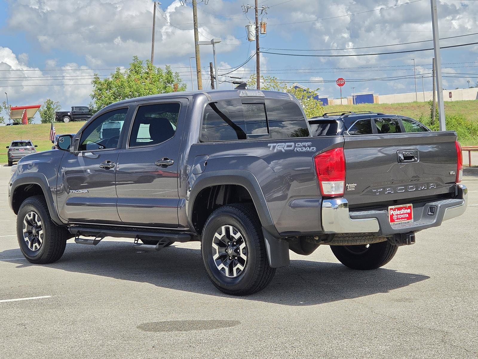 Used 2017 Toyota Tacoma TRD Off-Road w/ Tow Package RWD image 6