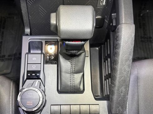 Certified 2025 Toyota Tacoma TRD Sport AWD/4WD image 39