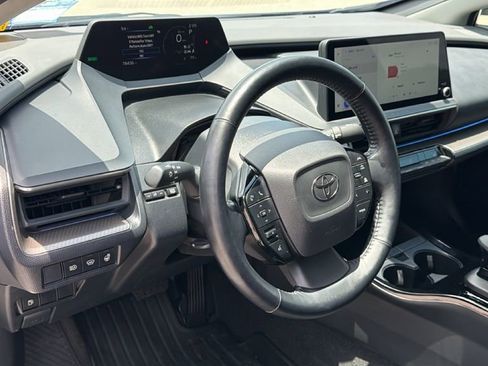 Used 2024 Toyota Prius XLE FWD image 16