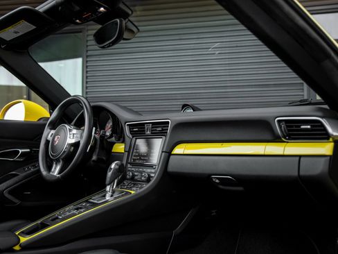 Used 2013 Porsche 911 Carrera S image 38