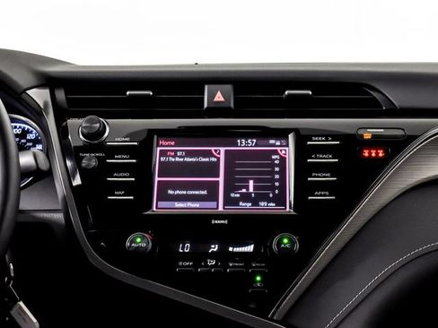 Used 2020 Toyota Camry SE FWD image 26