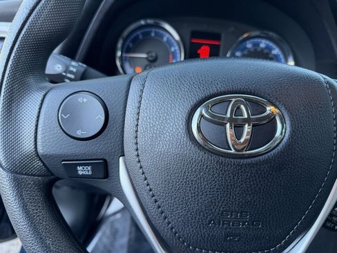 Used 2018 Toyota Corolla LE image 17