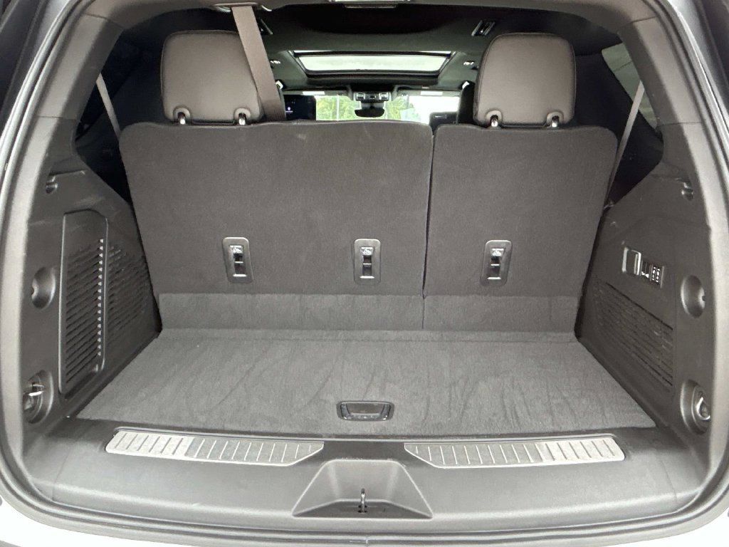 Certified 2023 Chevrolet Tahoe High Country w/ Advanced Technology Package RWD image 8