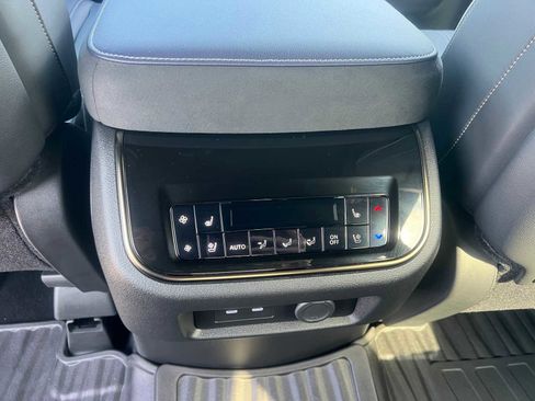 New 2026 INFINITI QX80 4WD w/ Sport Exterior Package image 28