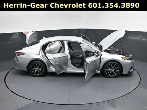 Used 2024 Toyota Camry SE image 51