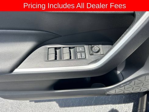 Used 2025 Toyota RAV4 XLE AWD/4WD image 4