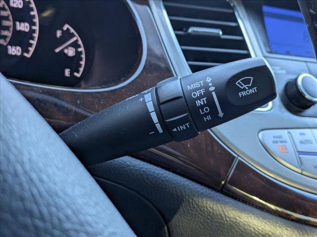 Used 2011 Hyundai Genesis 3.8 RWD image 8