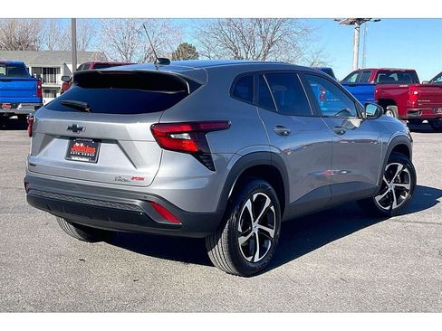 Used 2025 Chevrolet Trax RS w/ Sunroof Package image 15