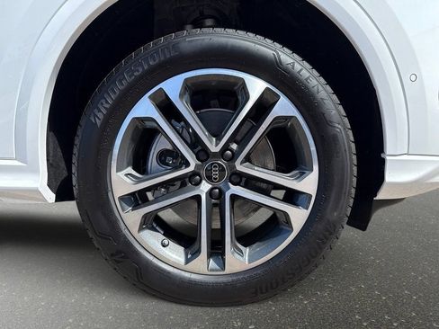 Certified 2025 Audi Q5 Premium w/ Convenience Package AWD/4WD image 8